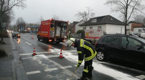 294. Hilfeleistung - - Ölspur Groß