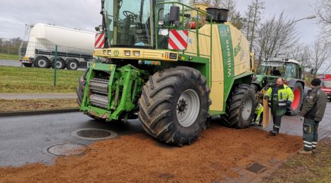 020. Hilfeleistung - - Auslaufende Betriebsstoffe aus Landwirtschaftlichen Gerät